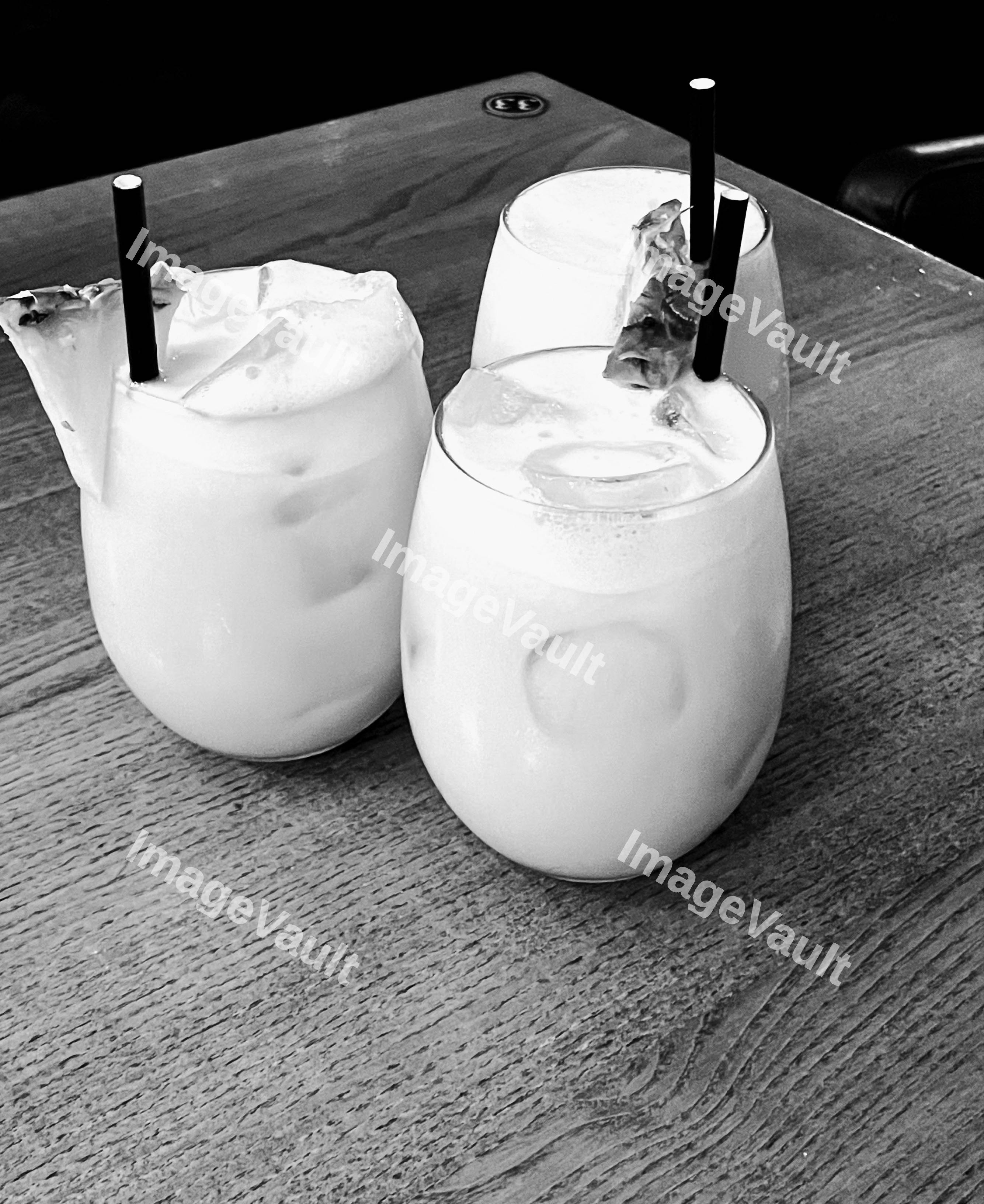 3 Piña coladas